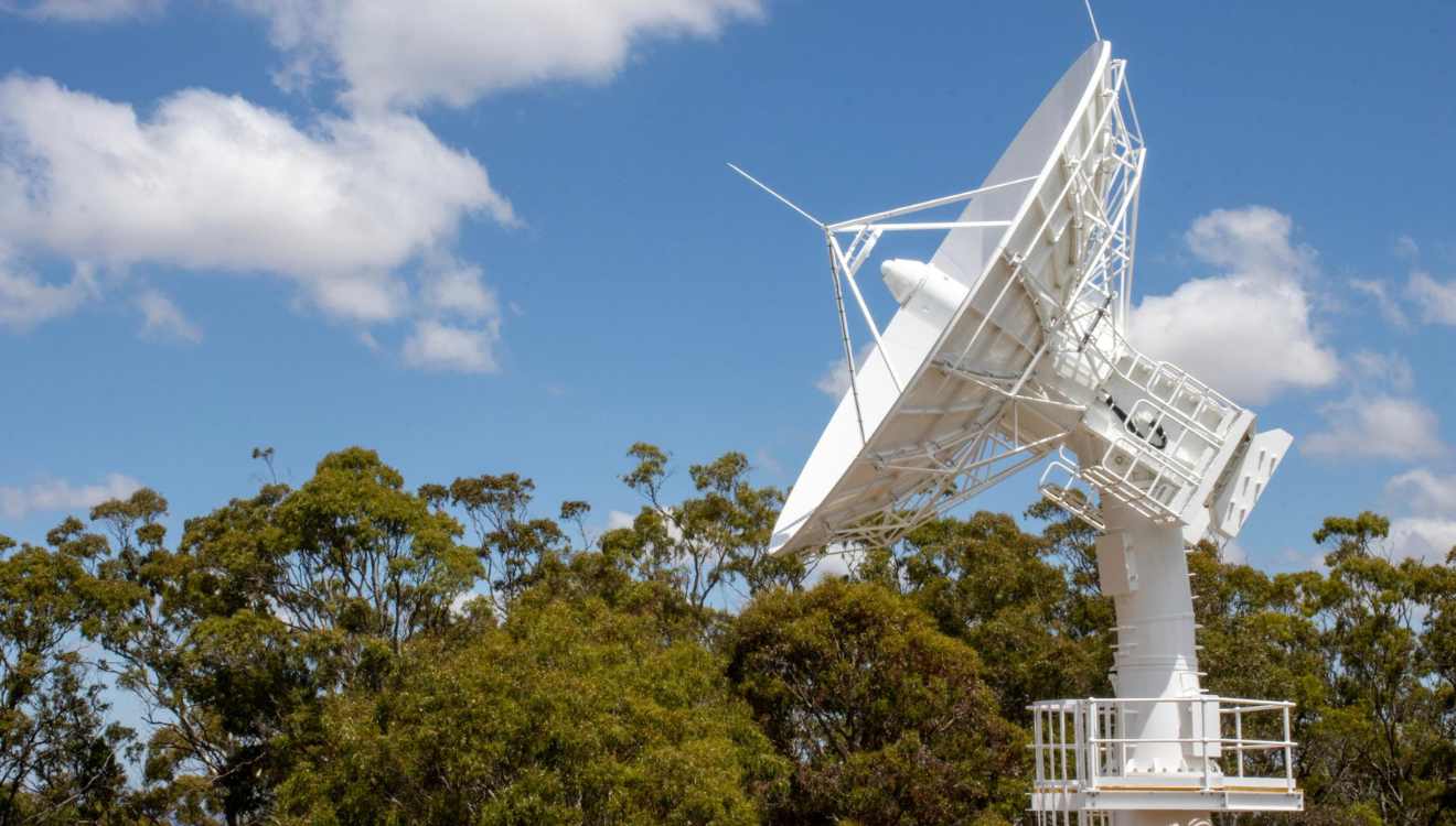 UTAS antenna