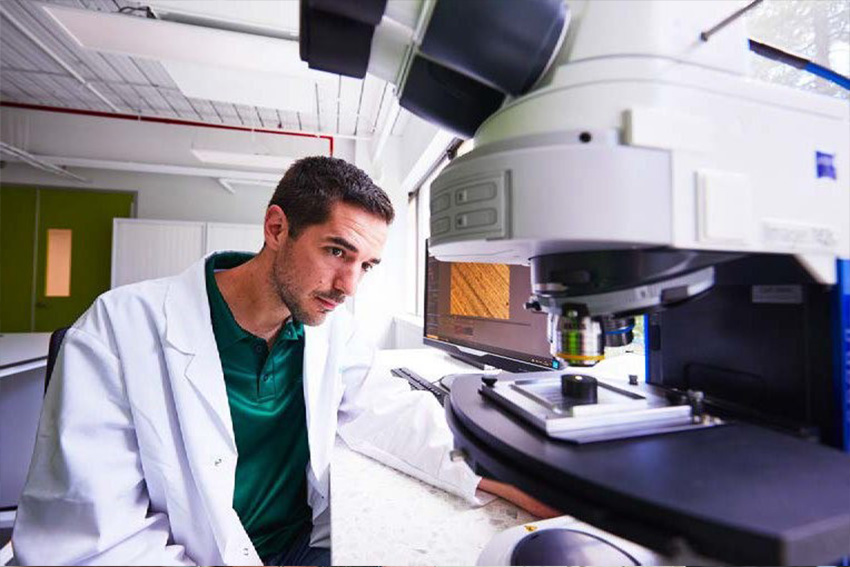 HERO Technology case study A scientist from Star Scientific with the HERO technology.