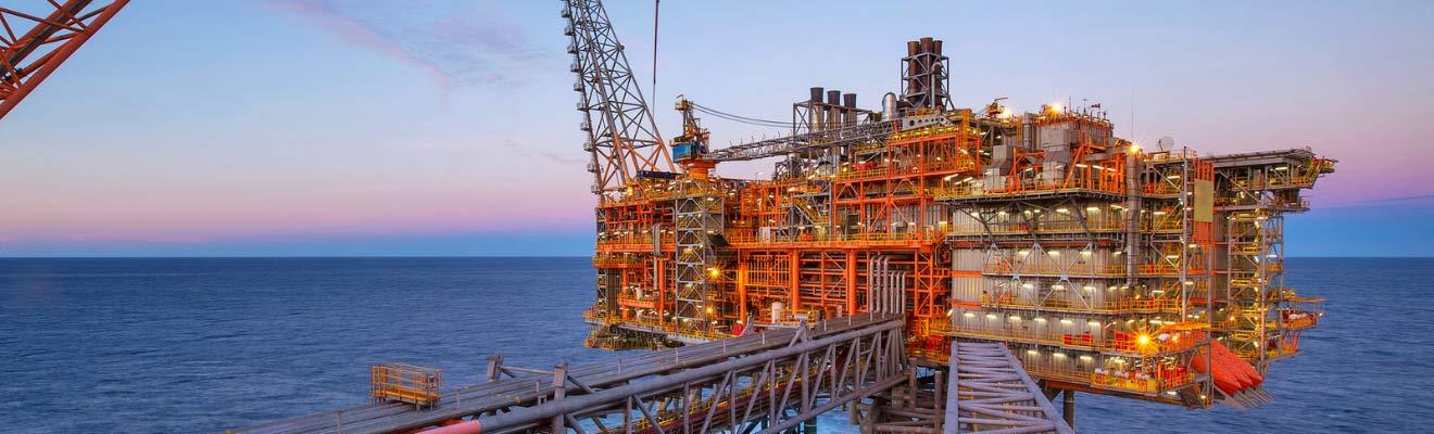 Photo of an offshore oil platform