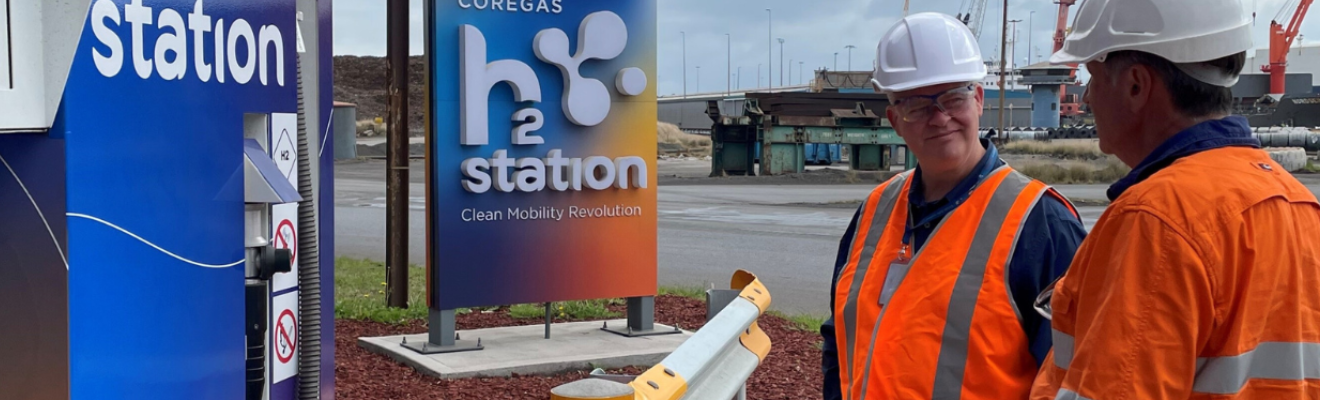 NMI Gas Reference Mixtures Director Damian Smeulders working with industry at Australia’s first hydrogen refuelling station for heavy transport vehicles.