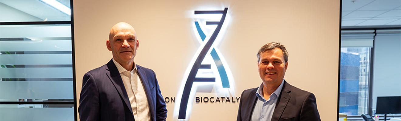 Dr Pascal Hickey from Aravax (left) and Dr Chris Smith from Brandon Capital (right). 