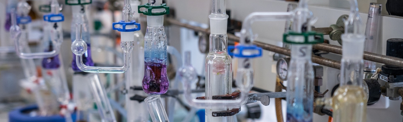 Sulphur dioxide equipment in a lab