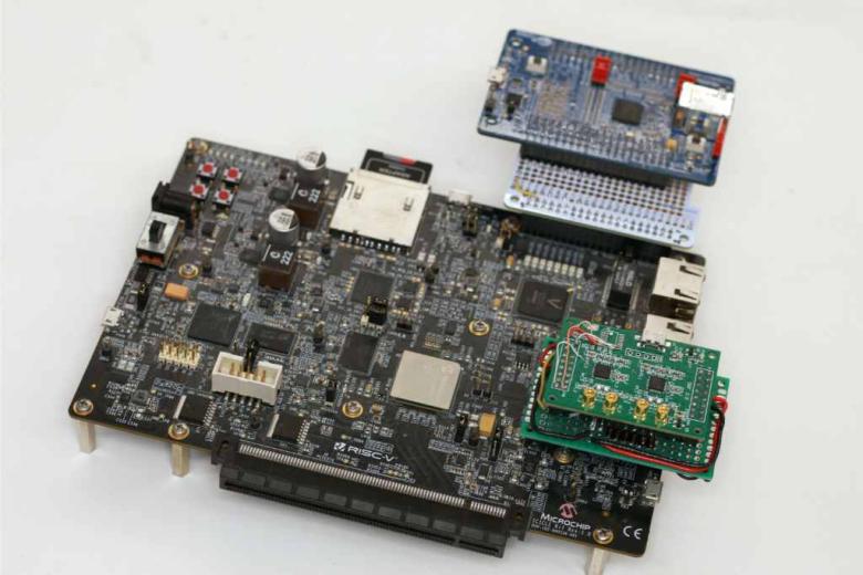 Modular prototype dual-frequency, dual-system GNSS receiver