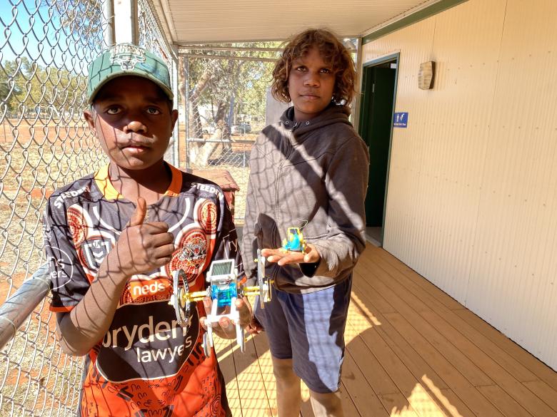 Haasts Bluff school children