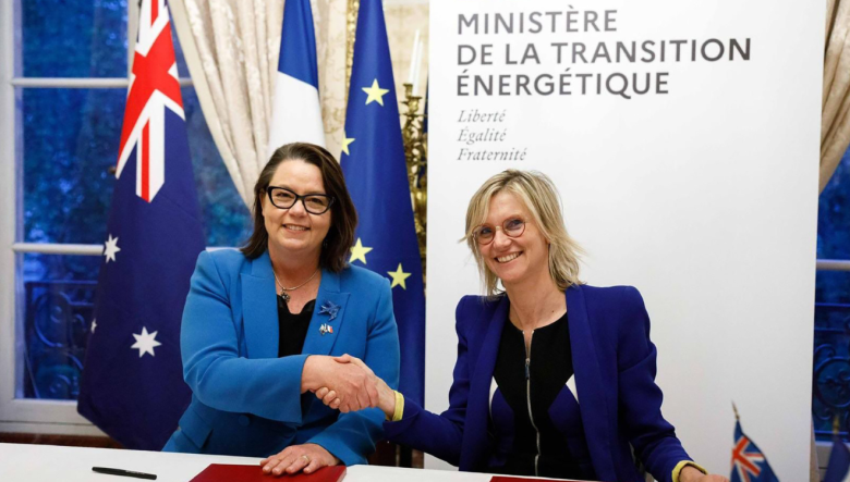 Minister for Resources Madeleine King signs the bilateral agreement with France’s Minister for the Energy Transition, Agnès Pannier-Runacher.
