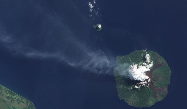 Manam Volcano, Papua New Guinea, NASA Earth Observatory image Manam Volcano, Papua New Guinea, NASA Earth Observatory image