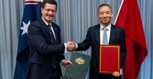 Robert Jeremenko, Deputy Secretary, Resources and Strategy Group and Vice Minister Xin Guobin, Ministry of Industry and Information Technology.