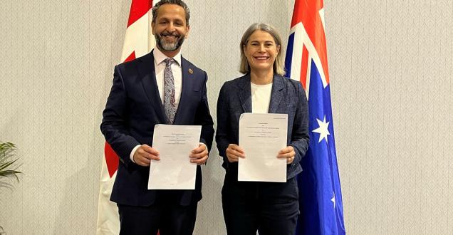 Photo of Samir Chhabra, Director-General, Marketplace Framework Policy, Innovation, Science and Economic Development Canada and Helen Wilson Deputy Secretary, Science and Technology Group