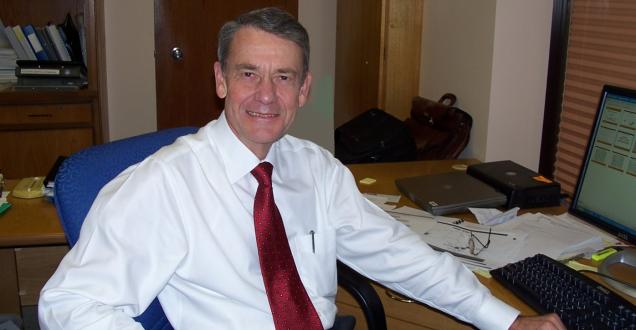 Portrait photo of Barry Inglis