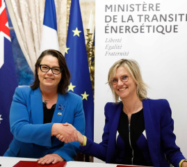 Minister for Resources Madeleine King signs the bilateral agreement with France’s Minister for the Energy Transition, Agnès Pannier-Runacher.