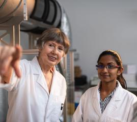 Distinguished Professor Lidia Morawska received the 2025 Prime Minister’s Prize for Science. 